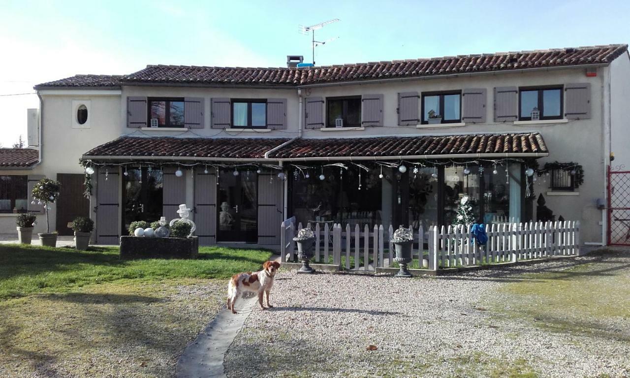 Bed and Breakfast Le Grillage a Poules à Châteaubernard Extérieur photo